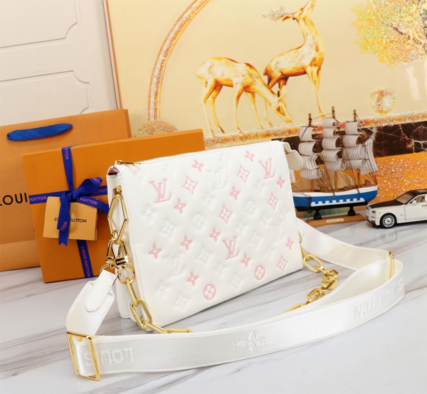 ルイヴィトンバッグ背面デザイン